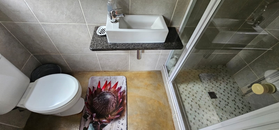 5 Bedroom Property for Sale in Mooinooi North West